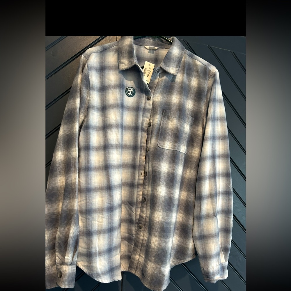Aeropostale Blue and White Casual Button Down Shirt